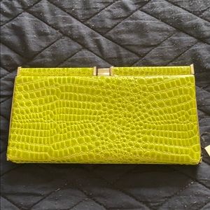 Green clutch